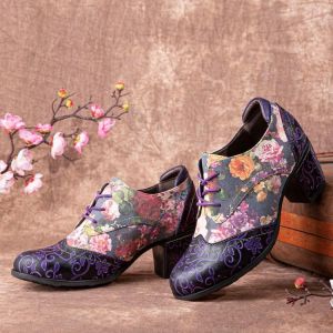 נעלי נשים פרחוניות סגולות עם עקב נוח